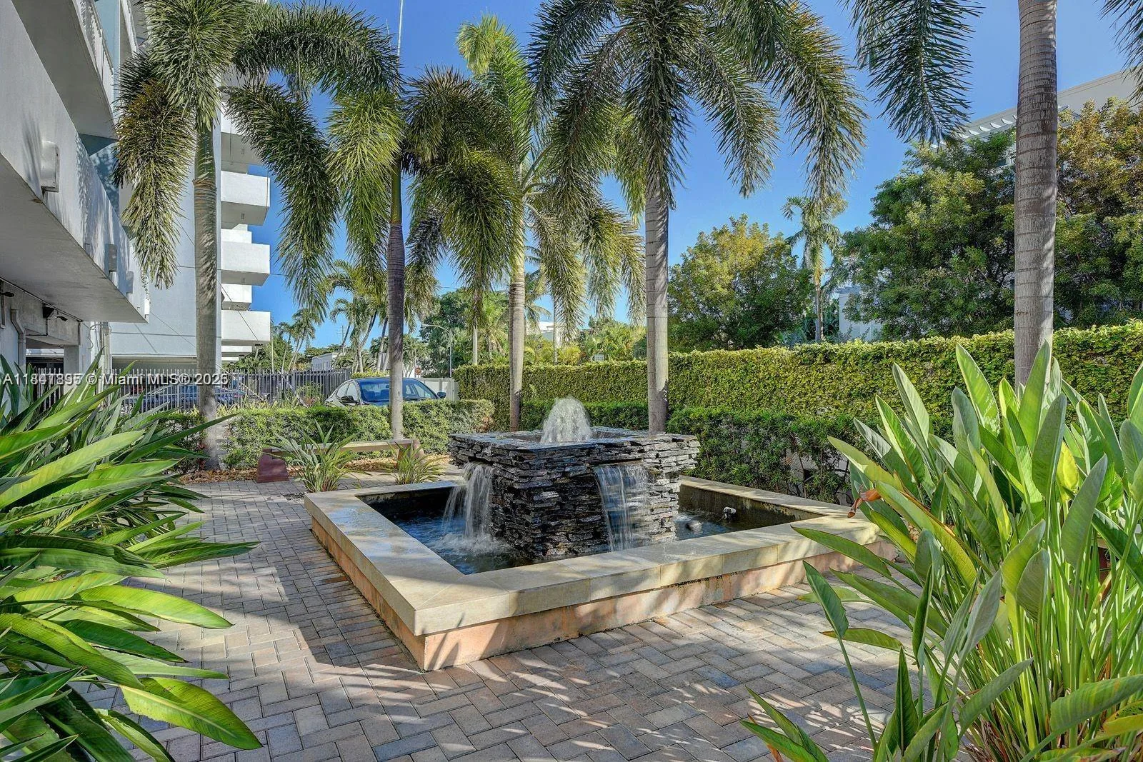 1045 10th St # 907, Miami Beach, FL 33139 photo 4