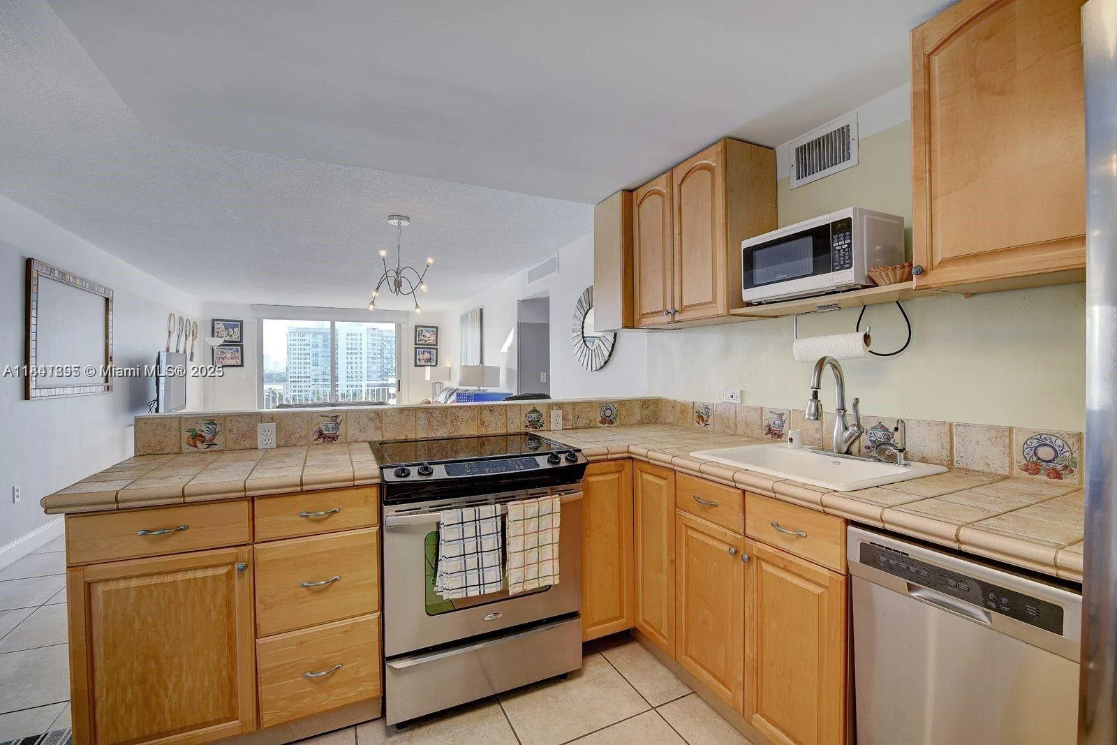 1045 10th St # 907, Miami Beach, FL 33139 photo 8