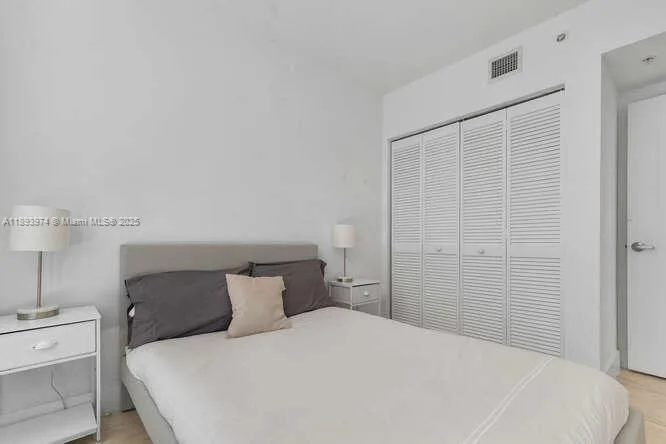 41 SE 5th St # 308, Miami, FL 33131 photo 7