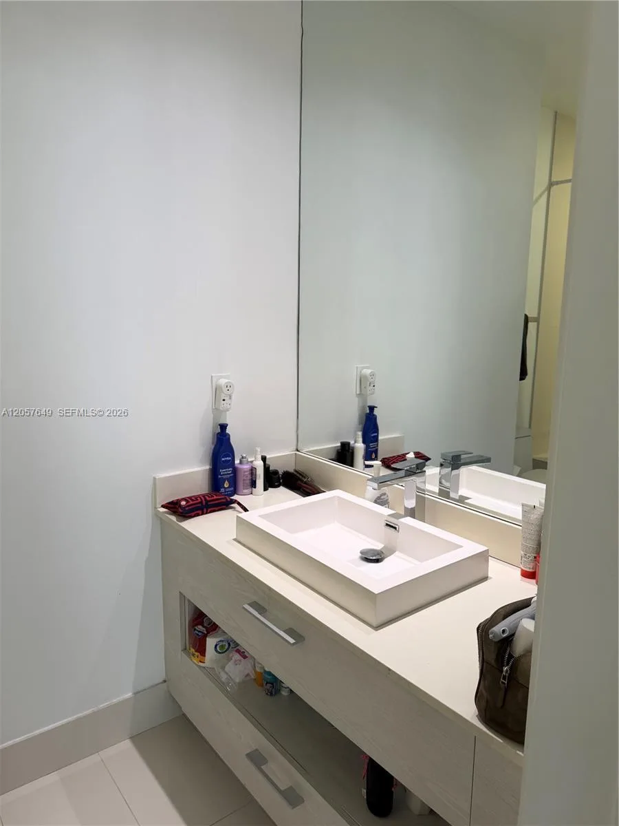55 SW 9th St # 4209, Miami, FL 33130 photo 10