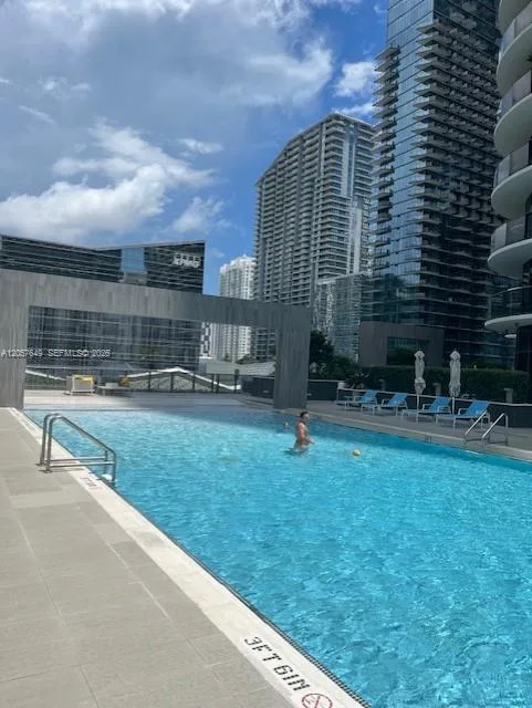 55 SW 9th St # 4209, Miami, FL 33130 photo 4