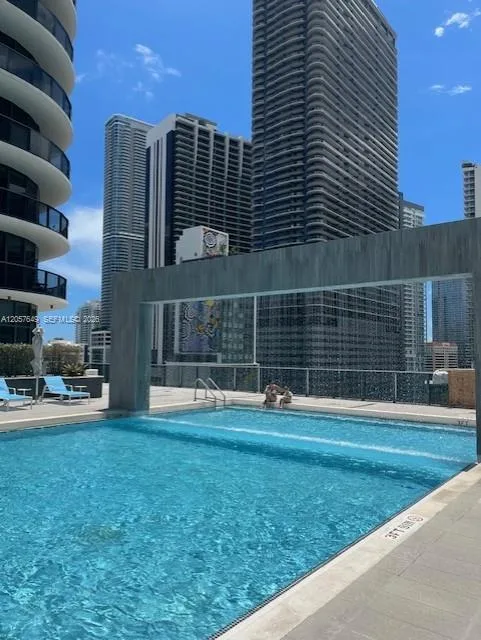 55 SW 9th St # 4209, Miami, FL 33130 photo 5