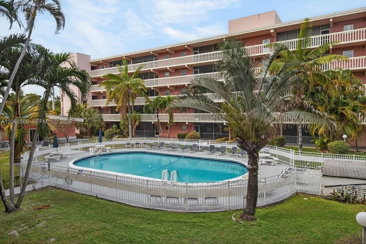 180 NE 12th Ave # 11D, Hallandale Beach, FL 33009