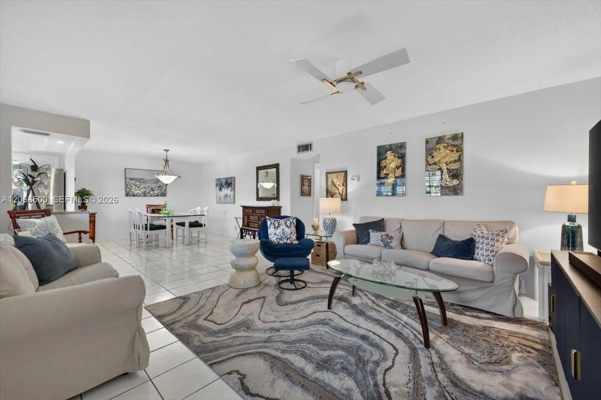 180 NE 12th Ave # 11D, Hallandale Beach, FL 33009 photo 2