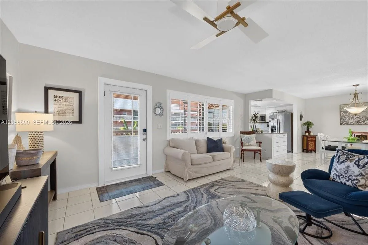 180 NE 12th Ave # 11D, Hallandale Beach, FL 33009 photo 6
