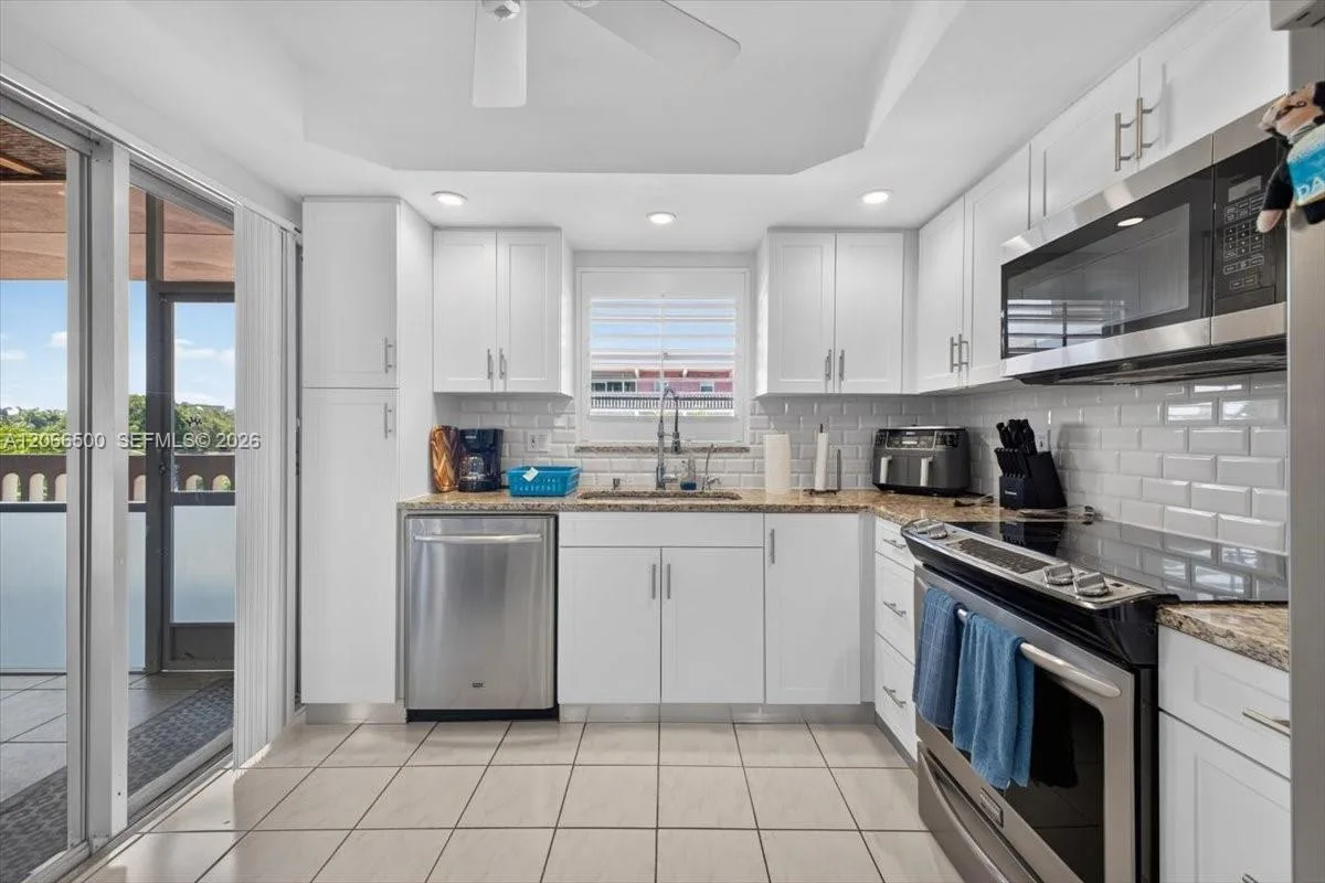 180 NE 12th Ave # 11D, Hallandale Beach, FL 33009 photo 8