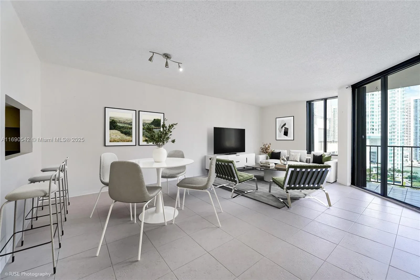 520 Brickell Key Dr # A1812, Miami, FL 33131
