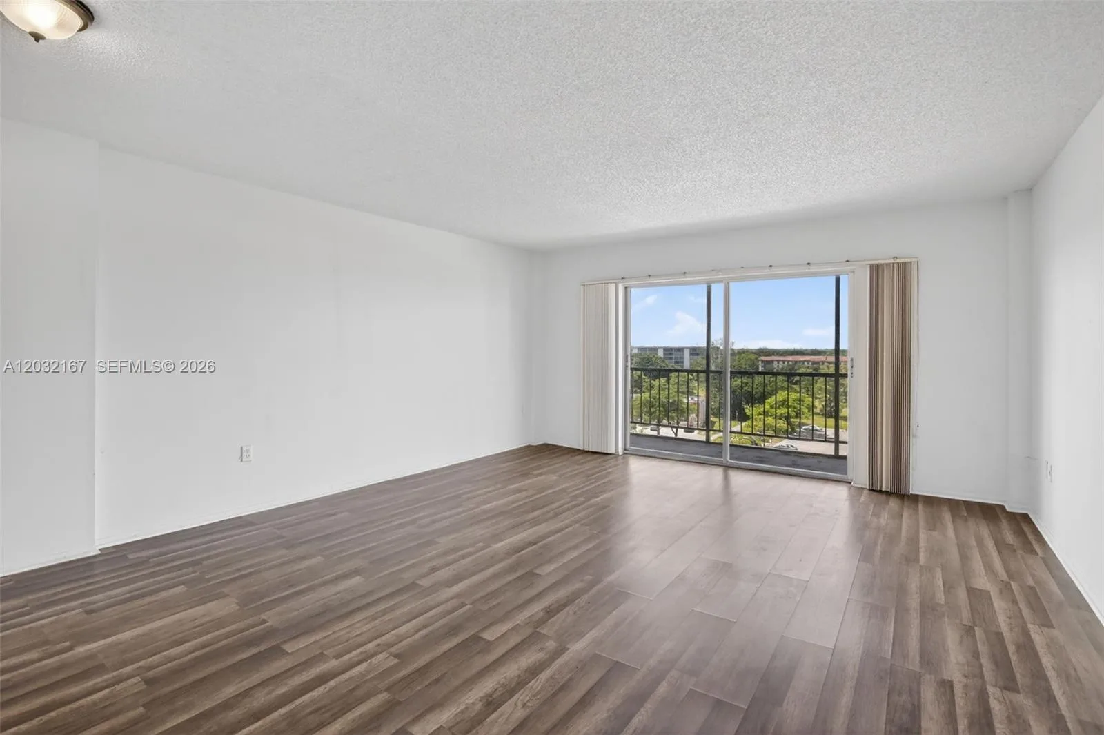 4174 Inverrary Dr # 805, Lauderhill, FL 33319