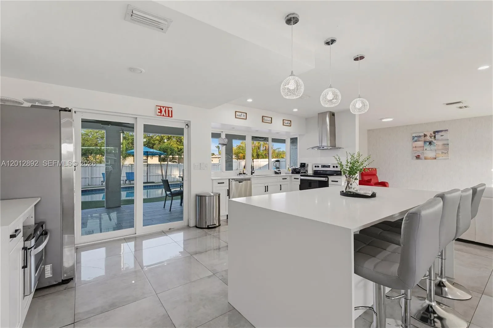 632 S Crescent Dr, Hollywood, FL 33021 photo 8