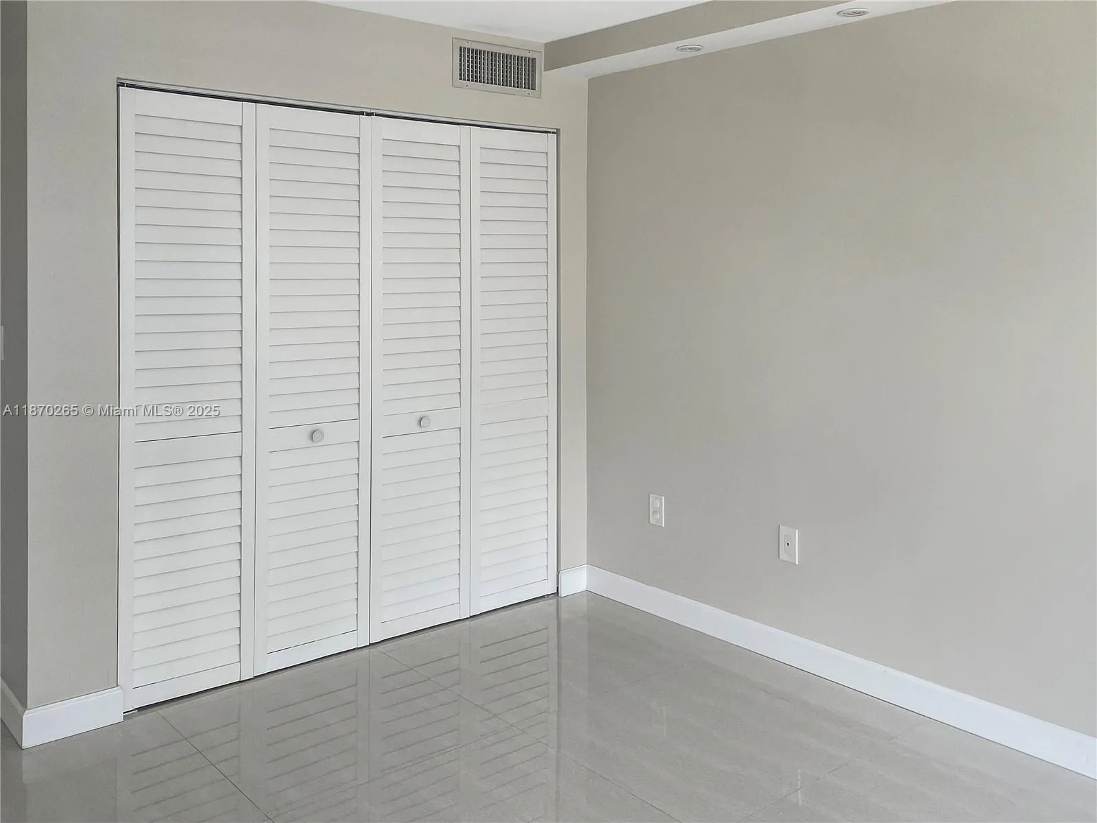 600 NE 36th St # 1603, Miami, FL 33137 photo 11