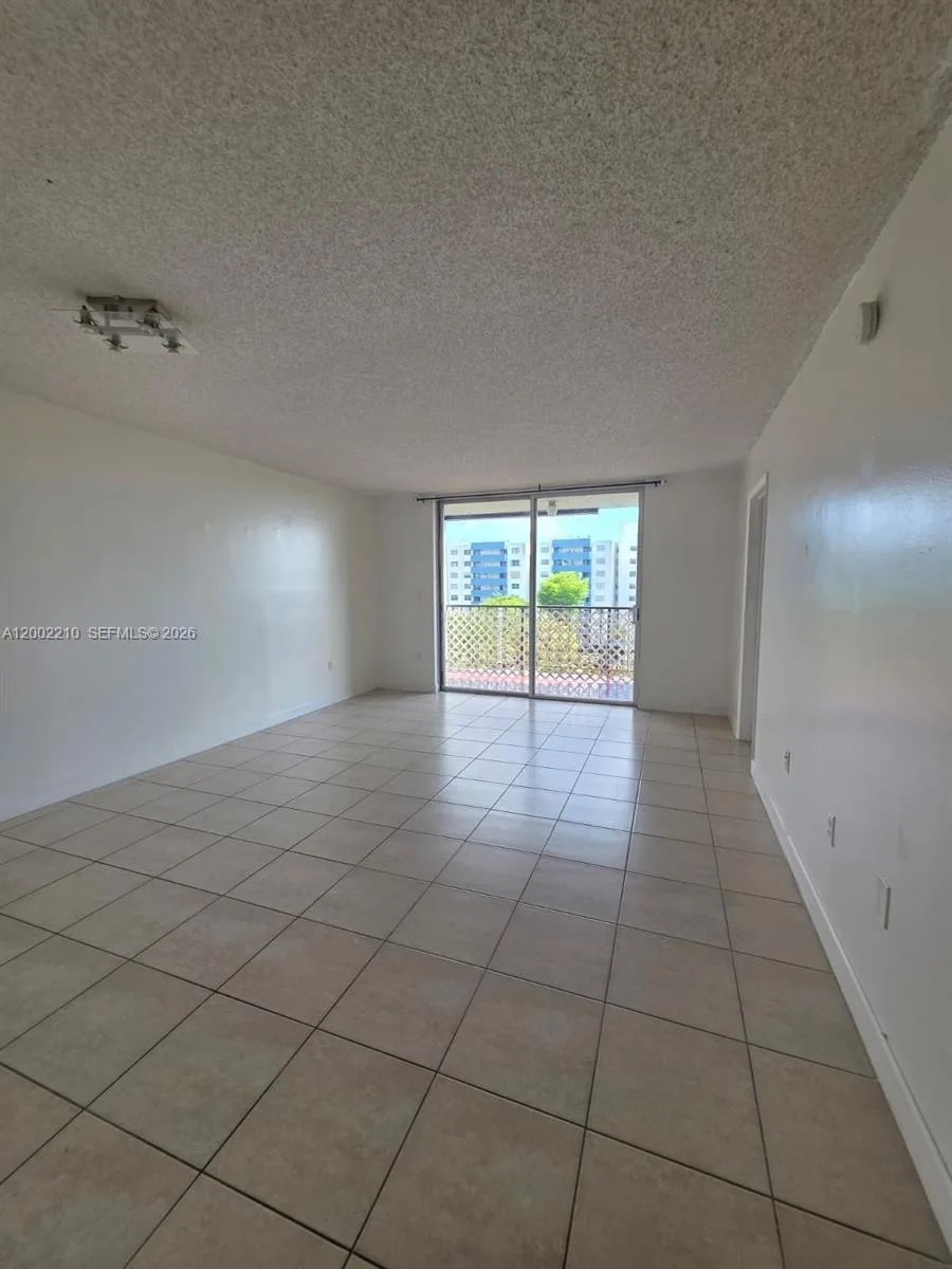 5055 NW 7th St # 602, Miami, FL 33126 — zdjęcie 2