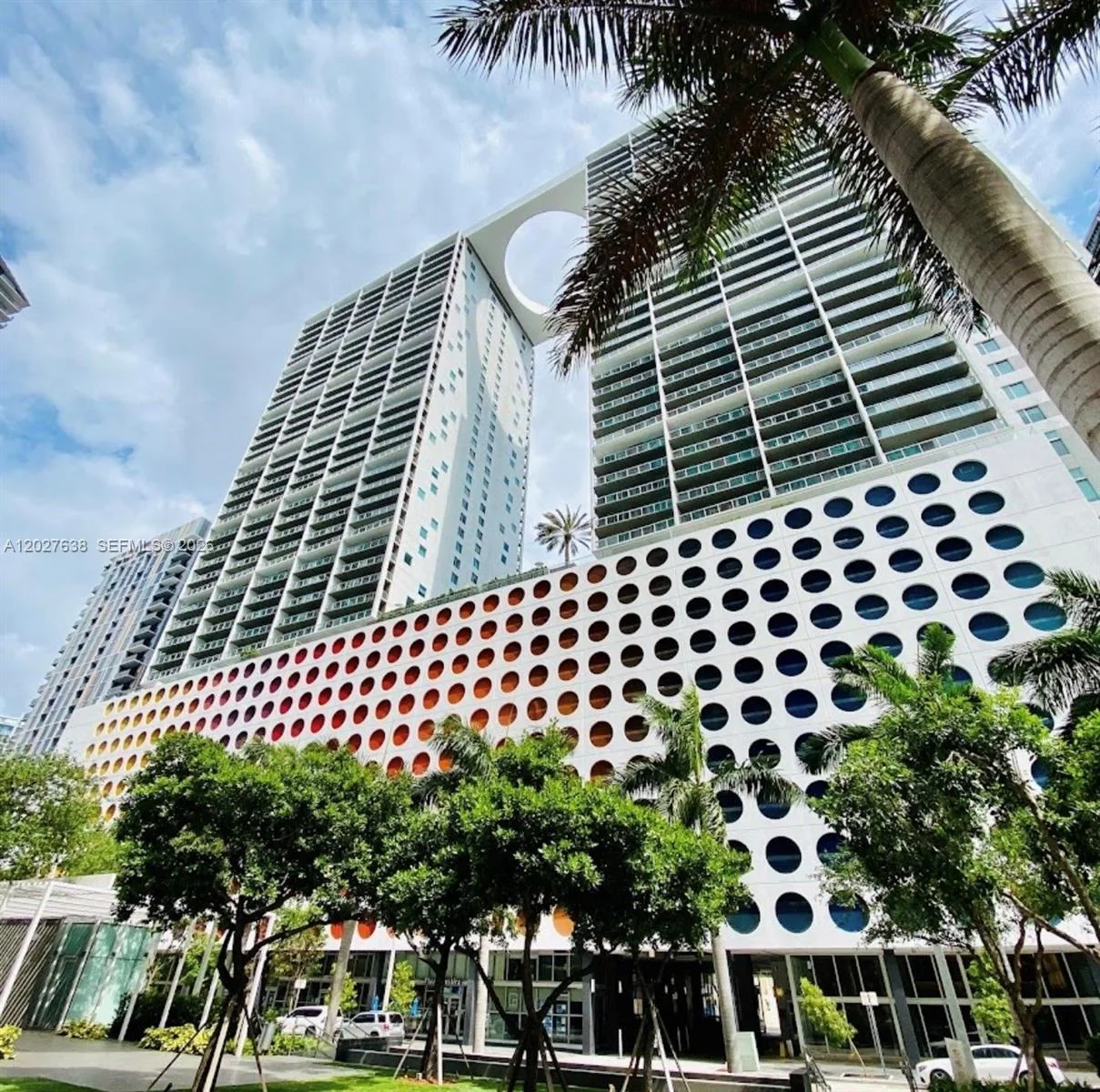 500 Brickell Ave # 3910, Miami, FL 33131