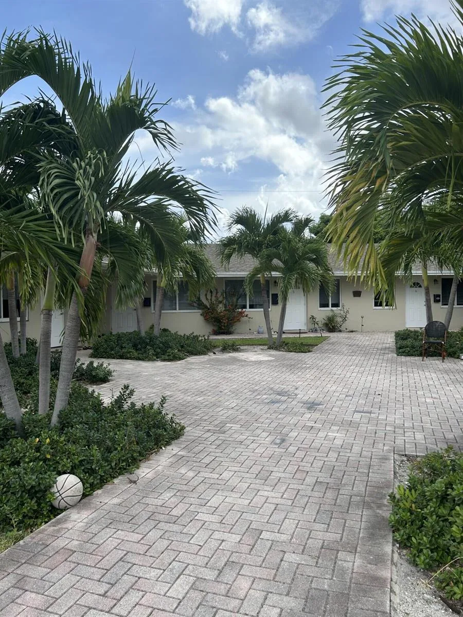1440 MIAMI Road # 9, Fort Lauderdale, FL 33316