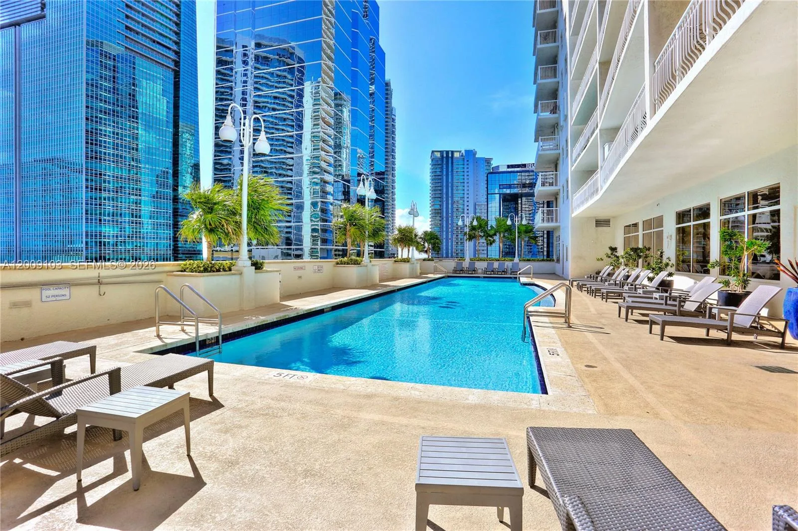 1200 Brickell Bay Dr # 1614, Miami, FL 33131