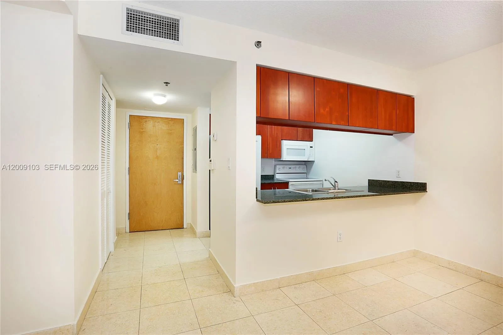 1200 Brickell Bay Dr # 1614, Miami, FL 33131 photo 2