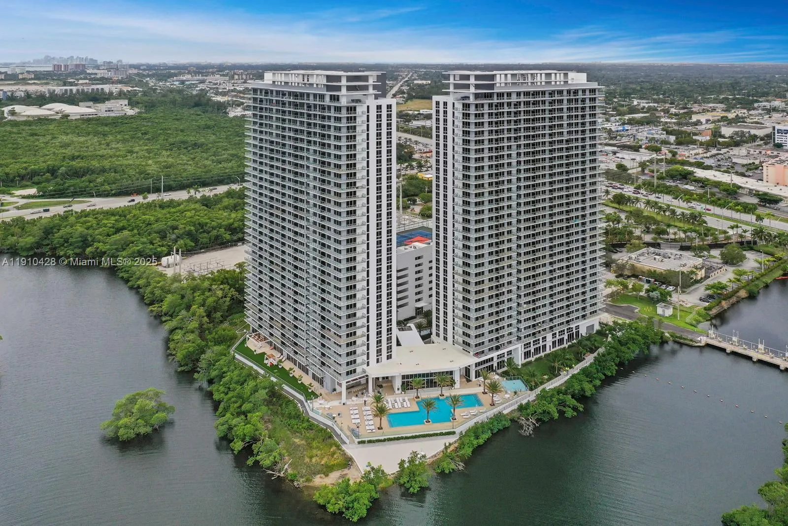 16385 Biscayne Blvd # 1219, North Miami Beach, FL 33160
