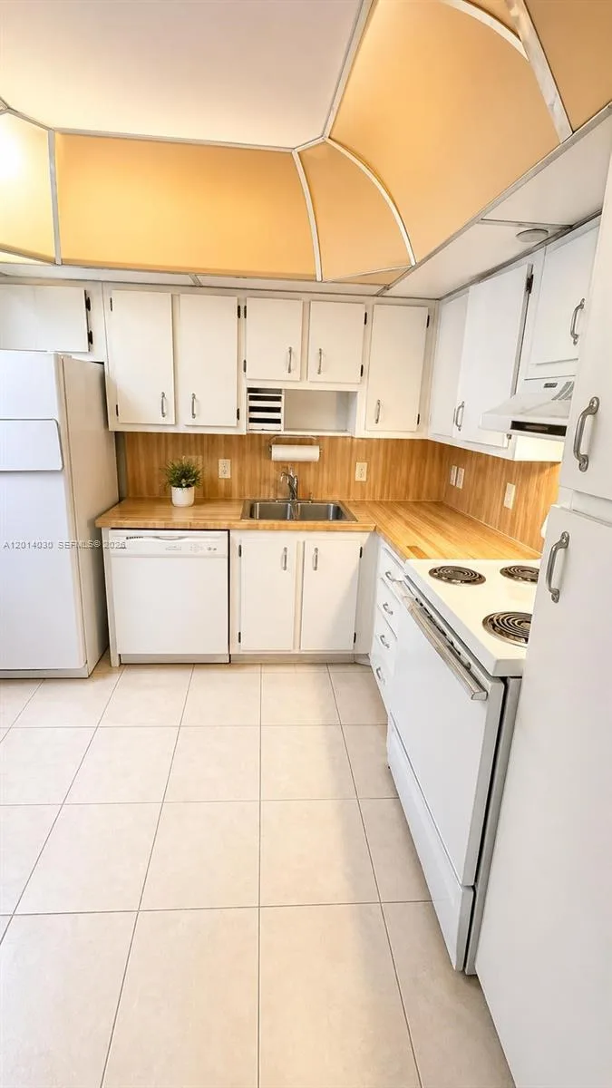 900 Saint Charles Pl # 520, Pembroke Pines, FL 33026 photo 11