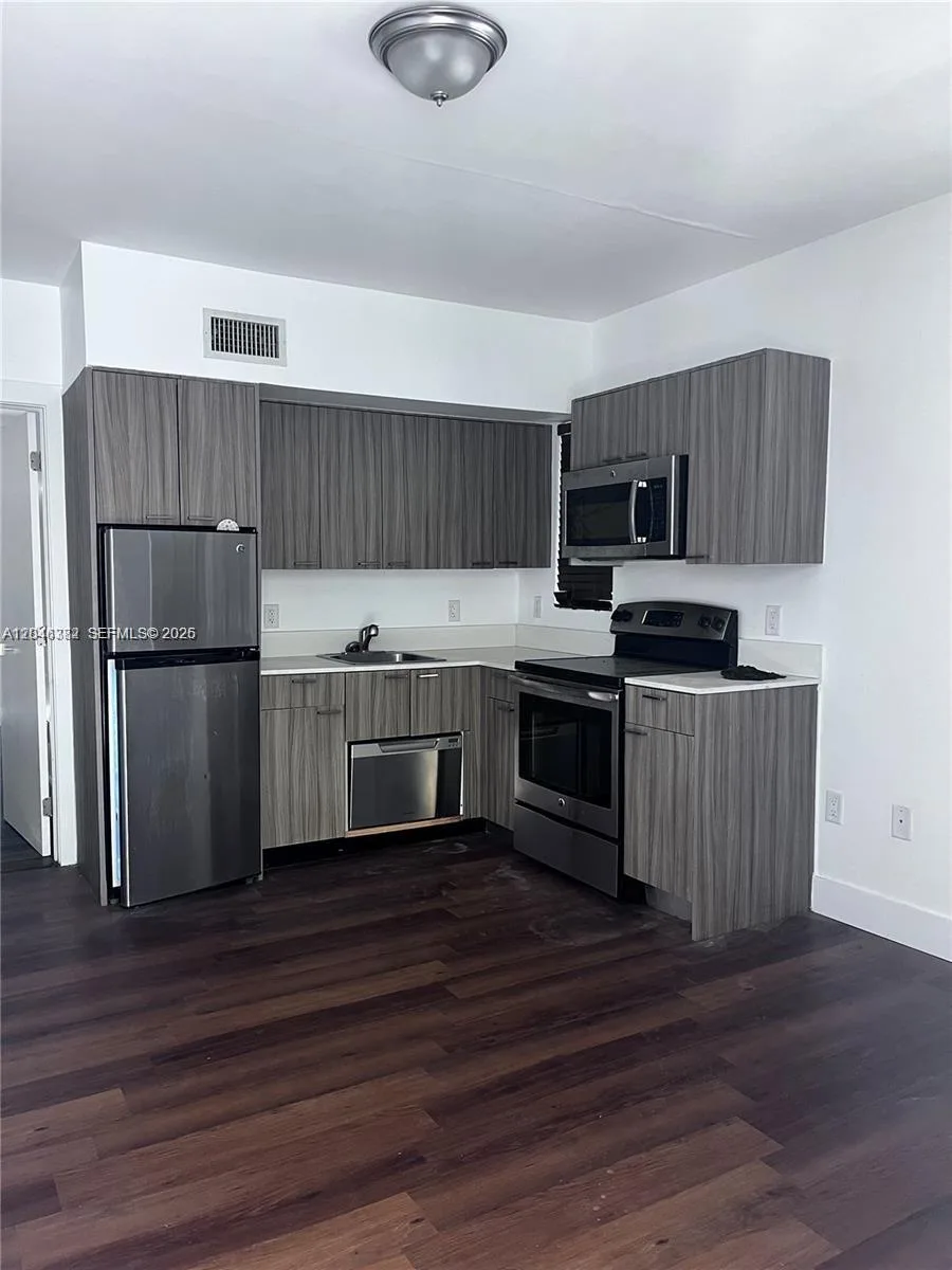 557 Michigan Ave # 115, Miami Beach, FL 33139