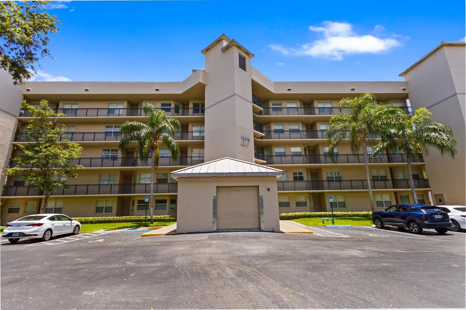 27 Royal Palm Way # 503, Boca Raton, FL 33432