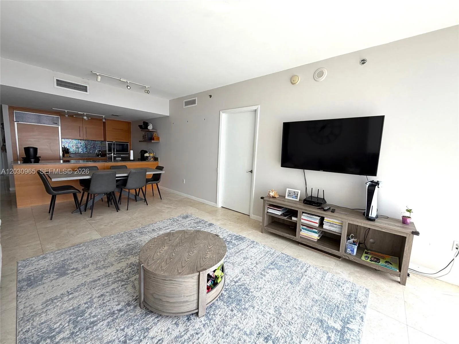 475 Brickell ave # 2707, Miami, FL 33131