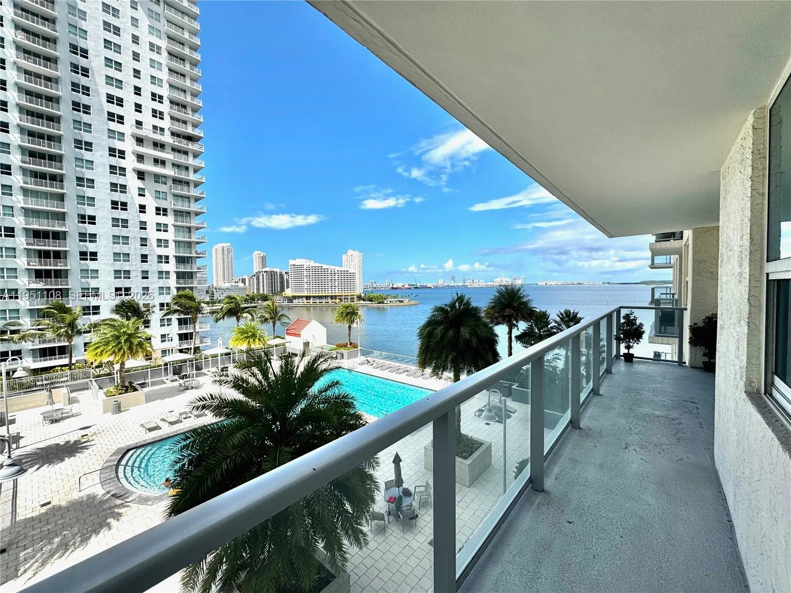 1155 Brickell Bay Dr # 906, Miami, FL 33131