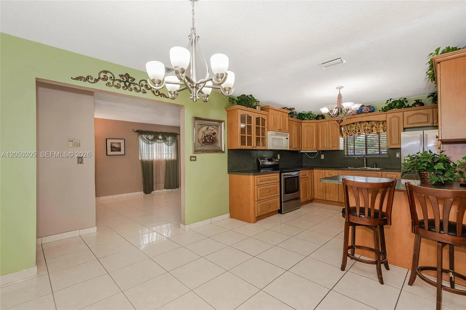 271 E 17th St, Hialeah, FL 33010 photo 4