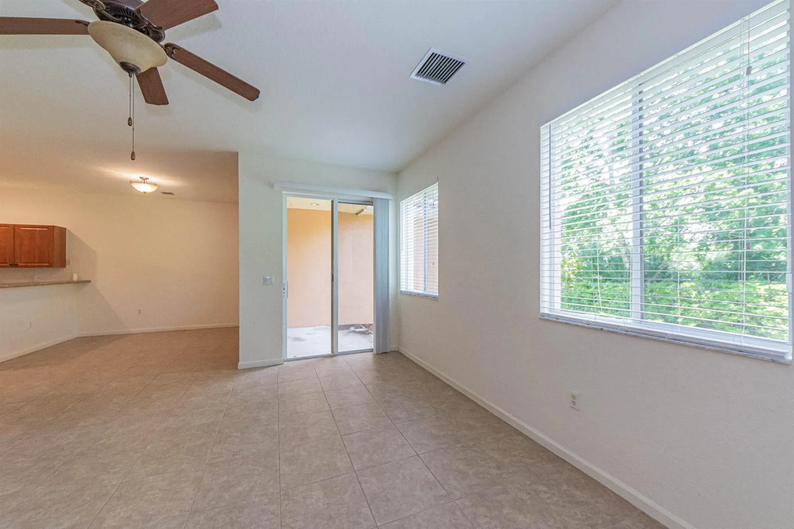 2563 SW Stockbridge Sq Square SW, Vero Beach, FL 32962 photo 4