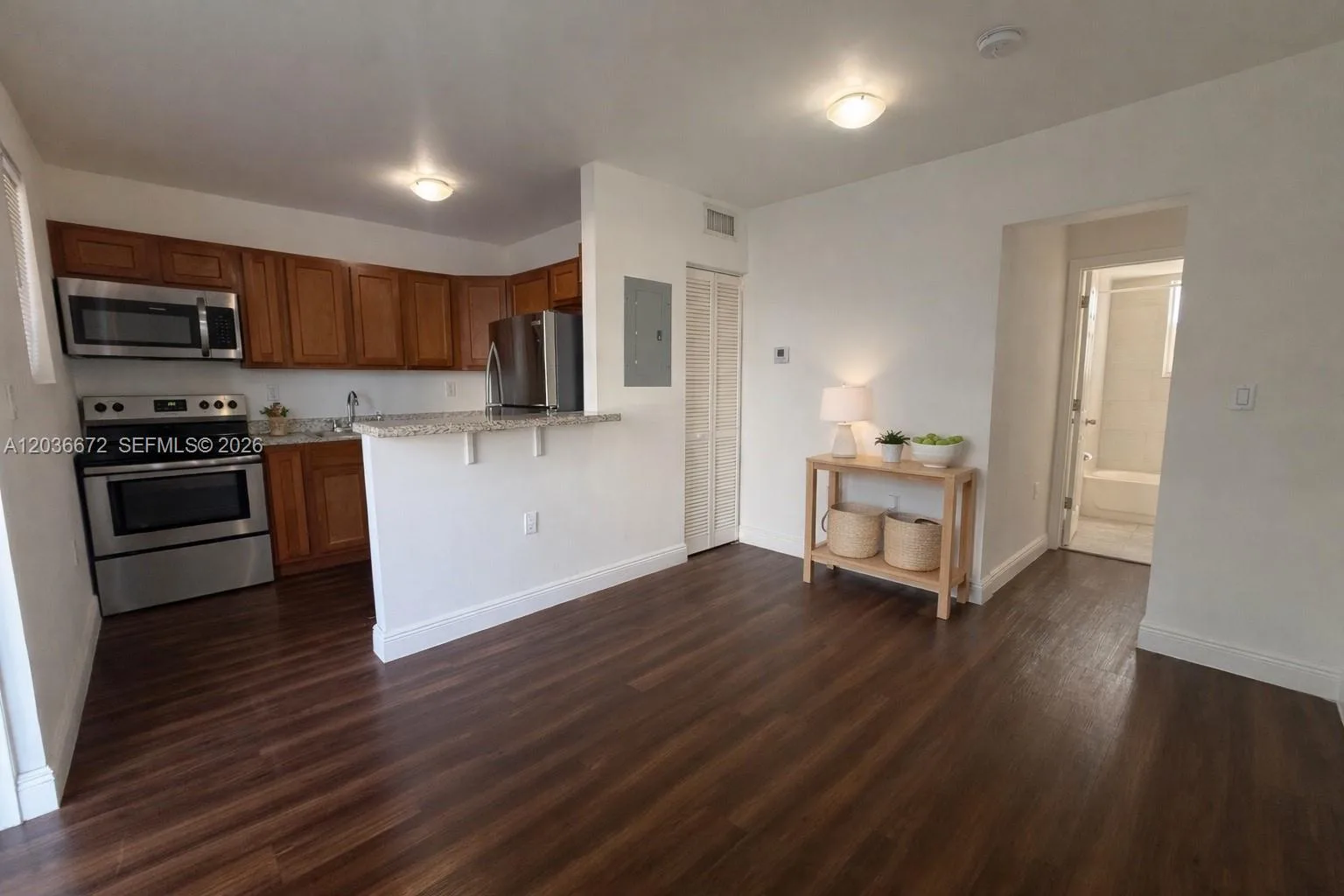 540 NW 7th St # 4, Miami, FL 33136