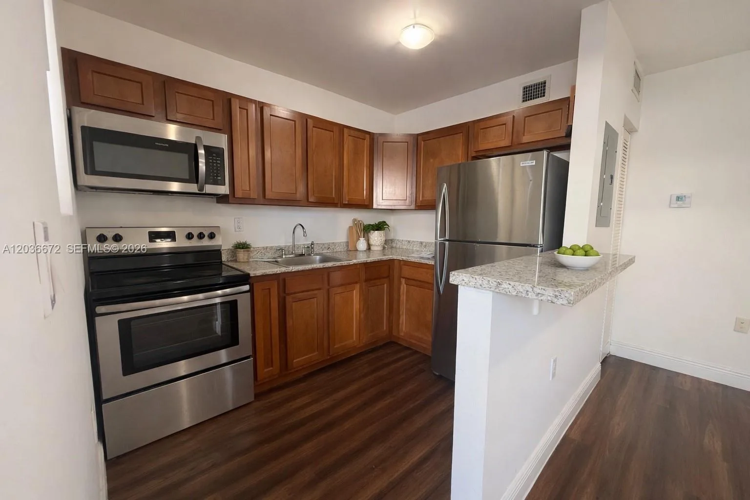 540 NW 7th St # 4, Miami, FL 33136 photo 3