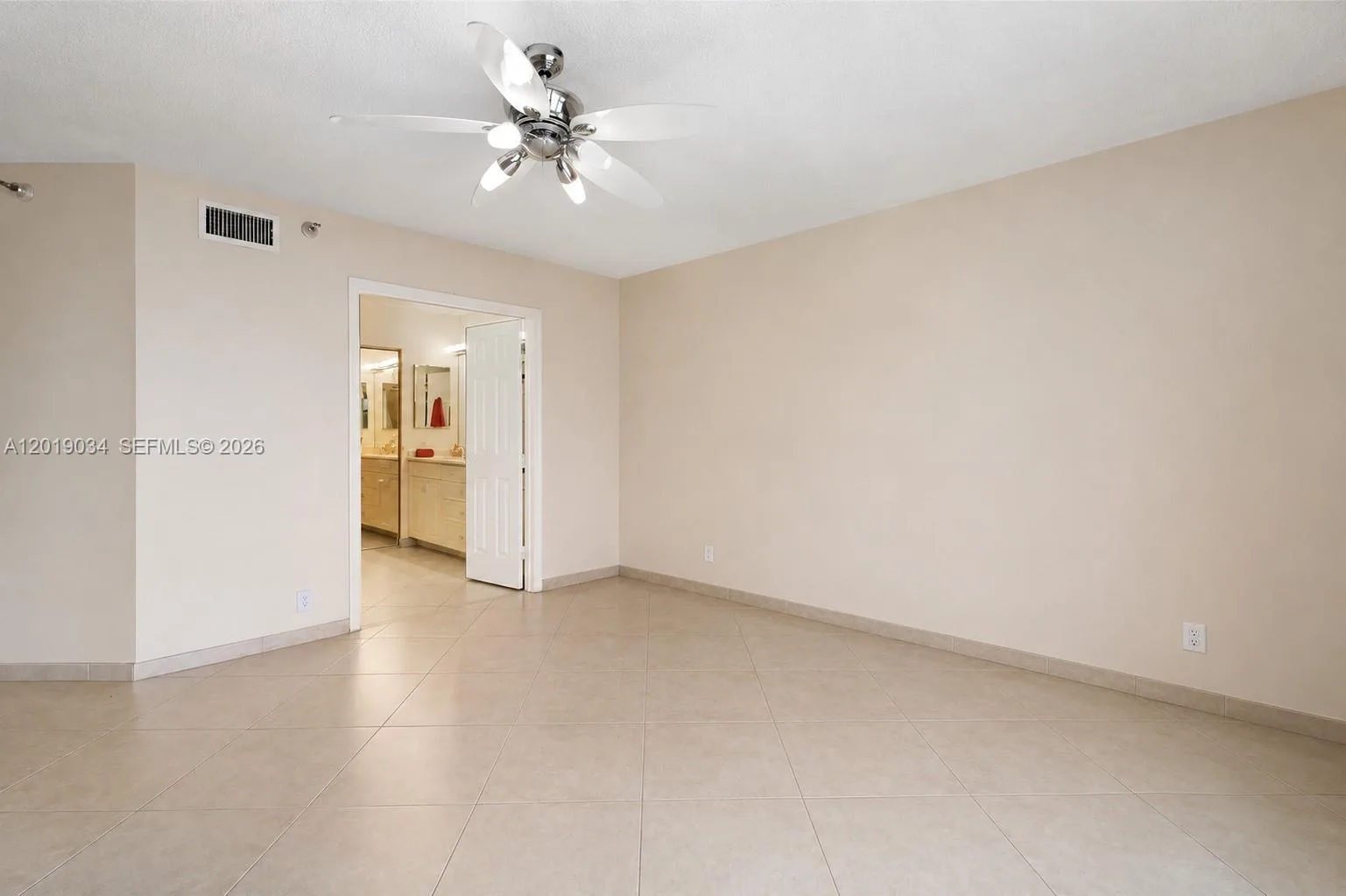 3530 Mystic Pointe Dr # 1205, Aventura, FL 33180 photo 5