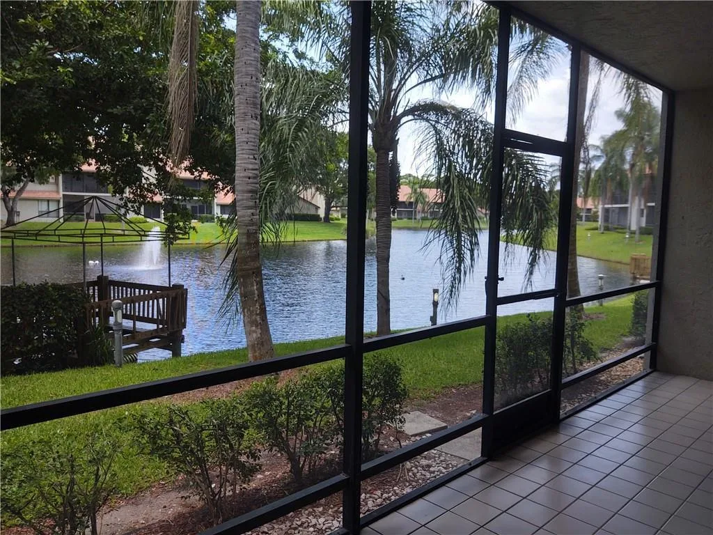 5801 Coach House Circle # B, Boca Raton, FL 33486