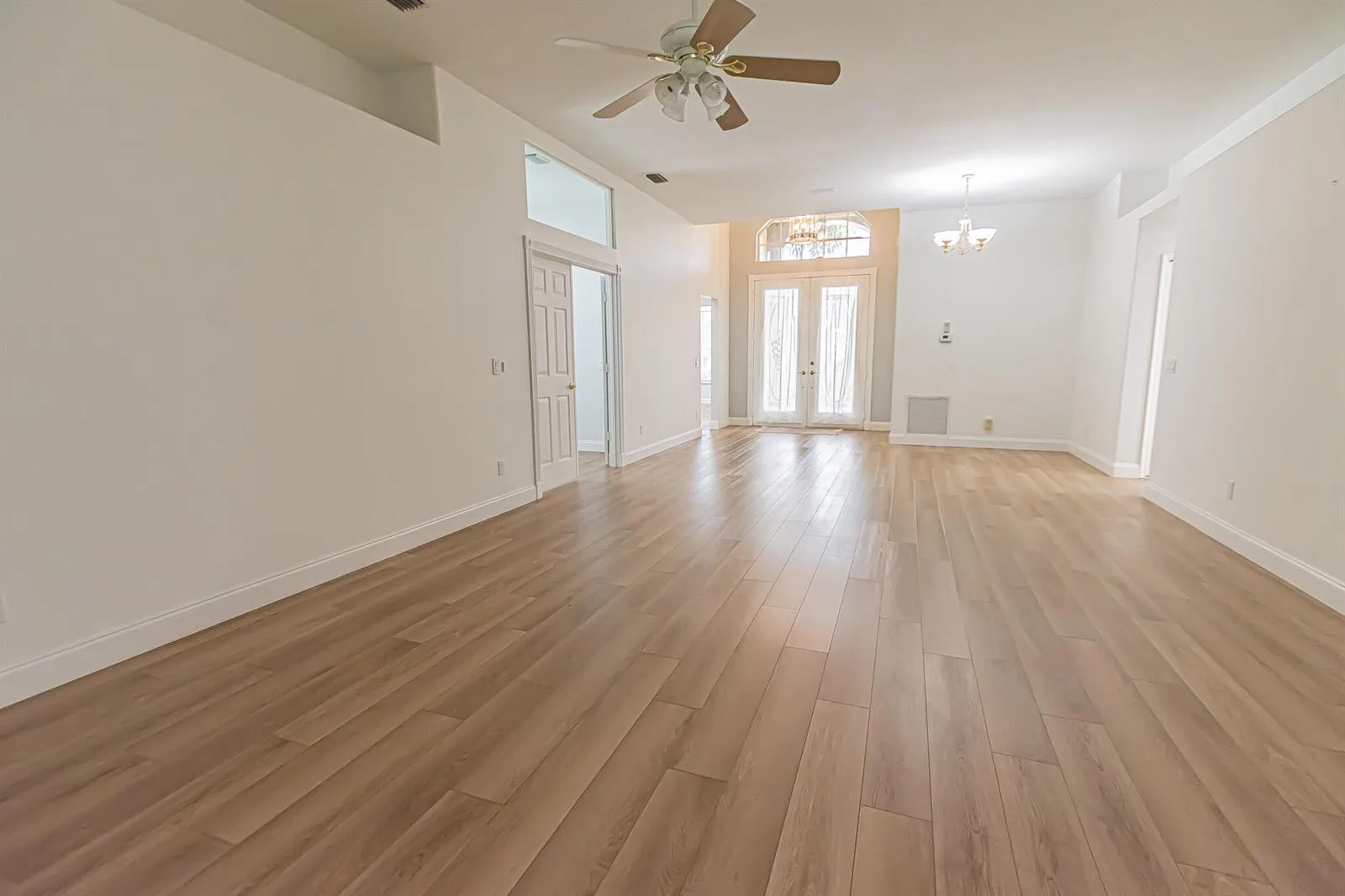 204 NW Zanzibar Place, Port St. Lucie, FL 34986 photo 2