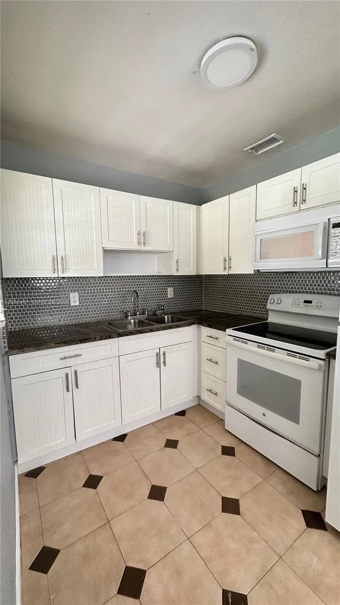 10771 SW 51st Dr, Miami, FL 33165 photo 11