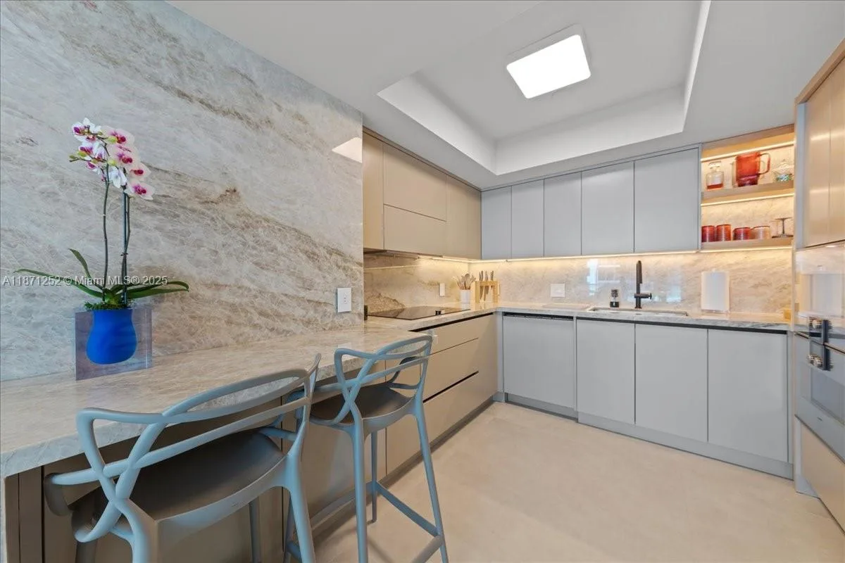 1331 Brickell Bay Dr # 1406, Miami, FL 33131 photo 2