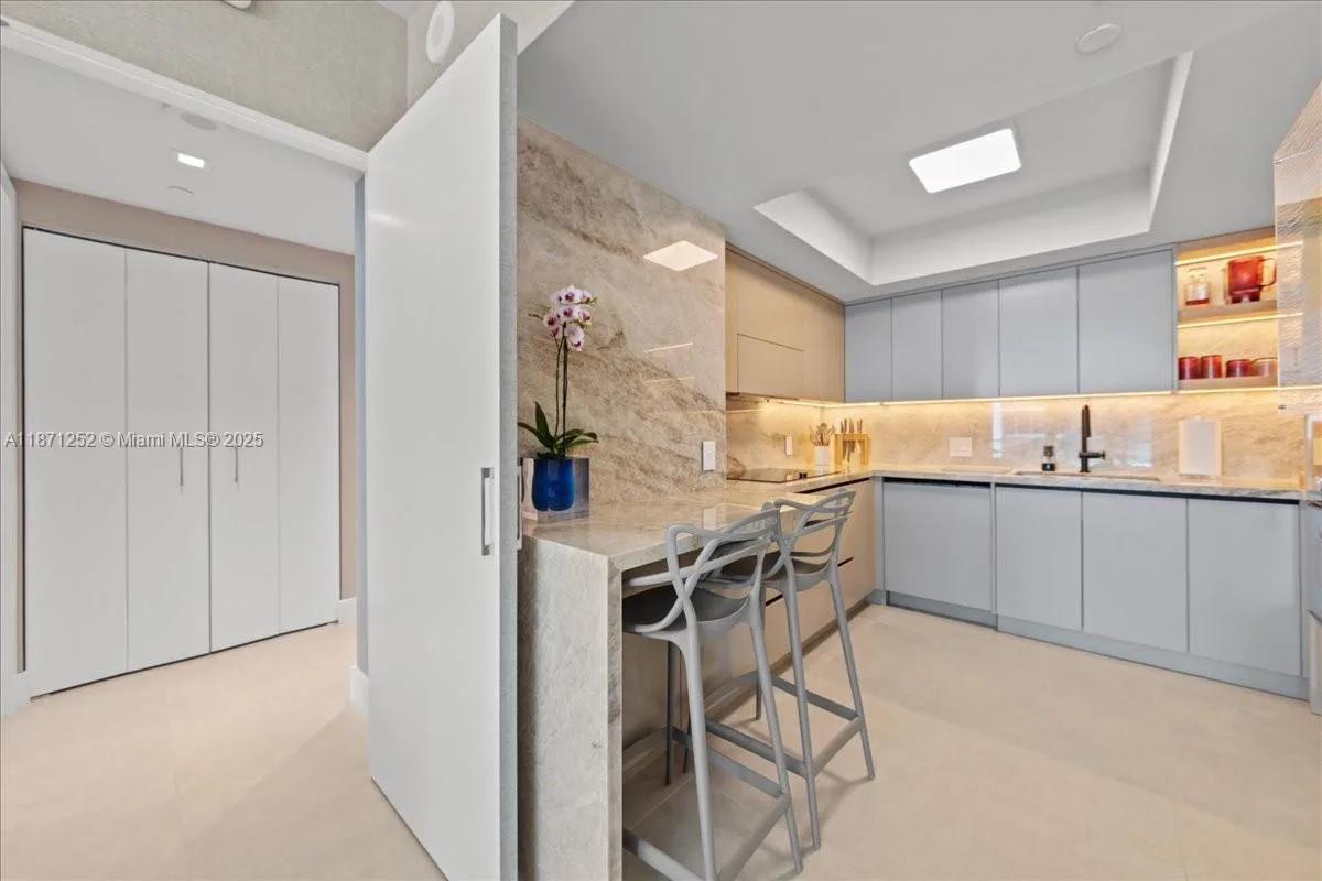 1331 Brickell Bay Dr # 1406, Miami, FL 33131 photo 3
