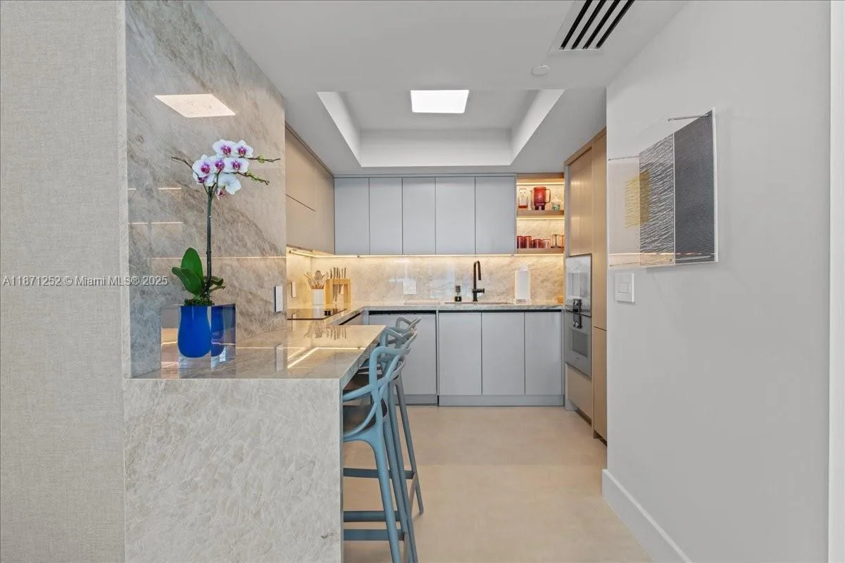 1331 Brickell Bay Dr # 1406, Miami, FL 33131 photo 9