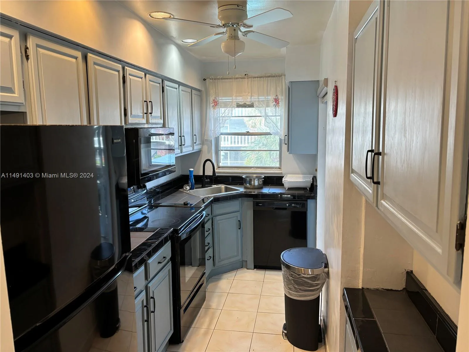 181 NE 14th Ave # 22B, Hallandale Beach, FL 33009 photo 11