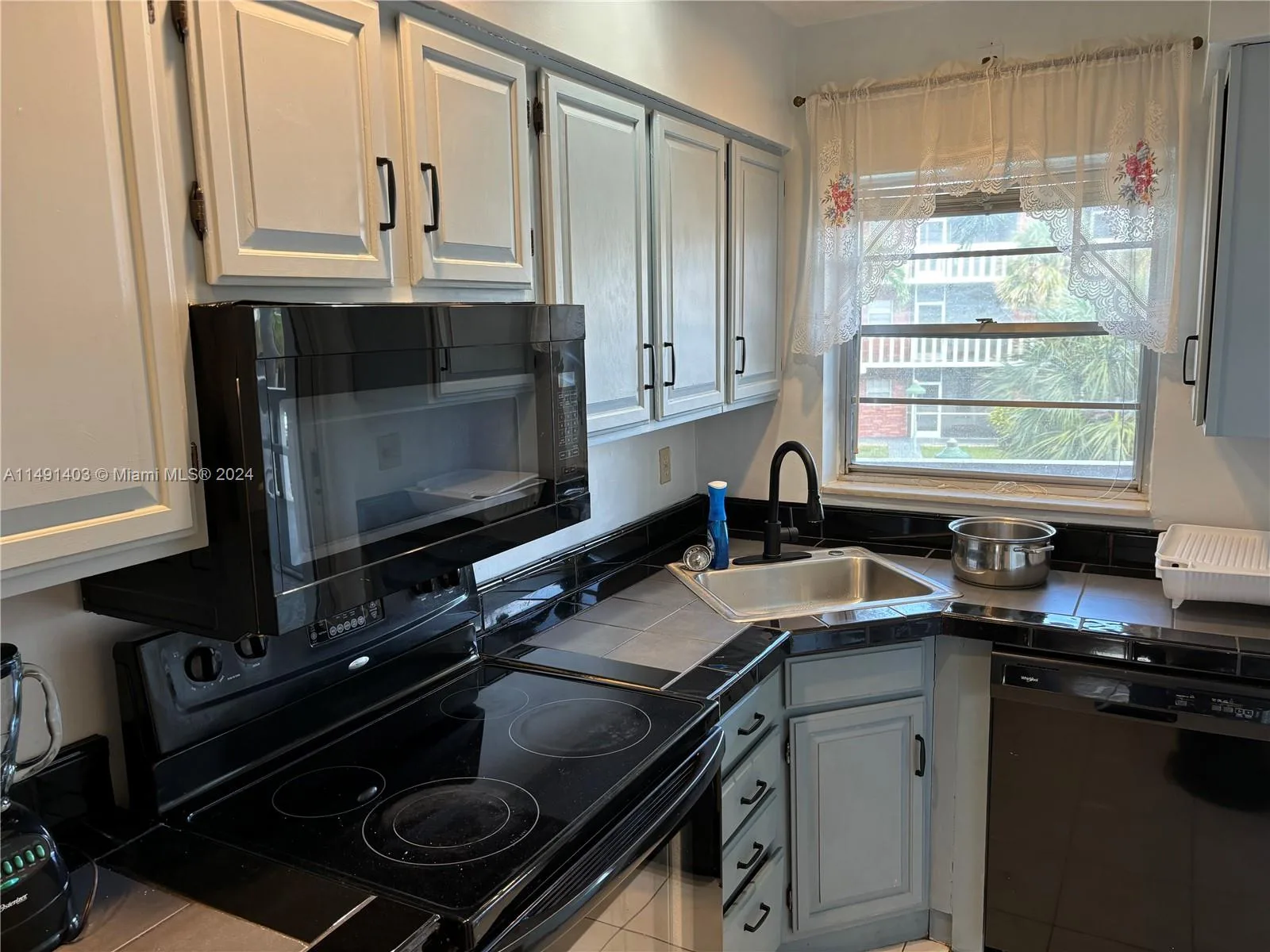 181 NE 14th Ave # 22B, Hallandale Beach, FL 33009 photo 12