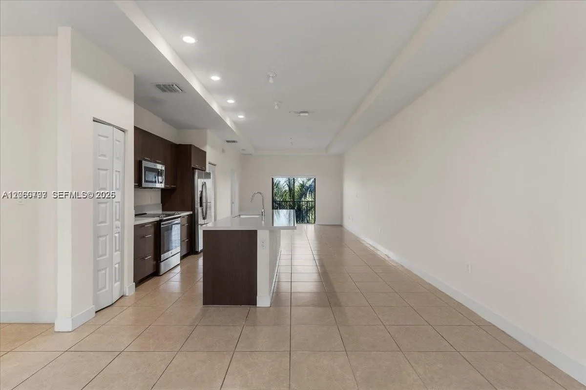 8031 NW 104th Ave # 31, Doral, FL 33178 photo 3