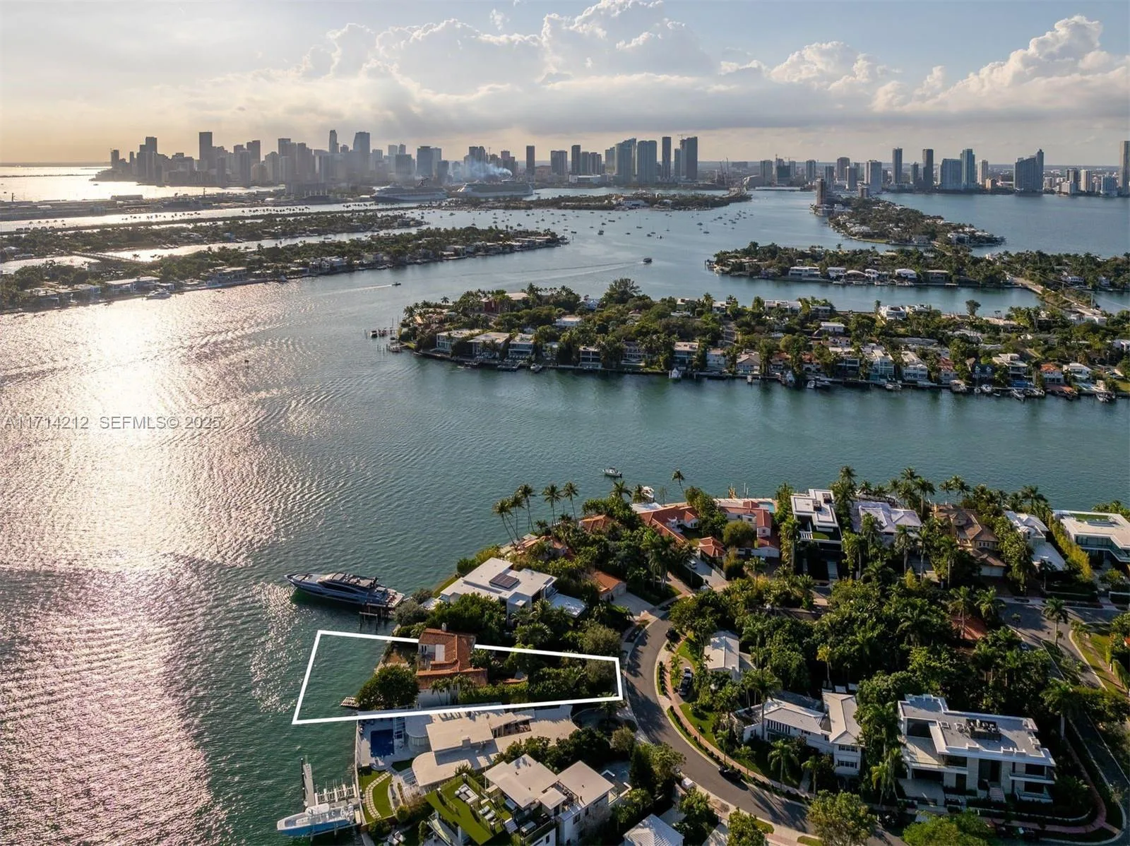 11 E Rivo Alto Dr, Miami Beach, FL 33139