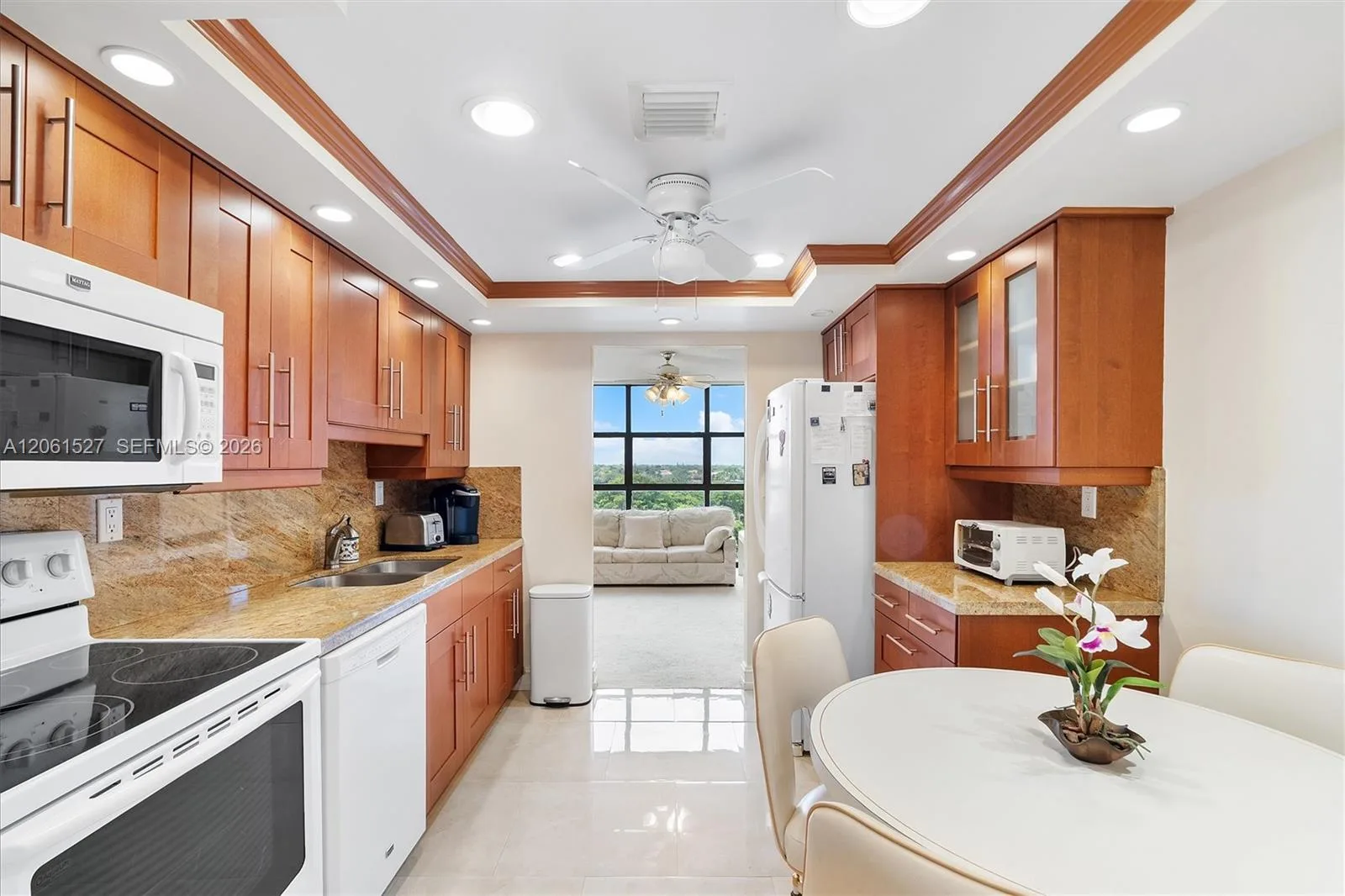 600 Parkview Dr # 709, Hallandale Beach, FL 33009