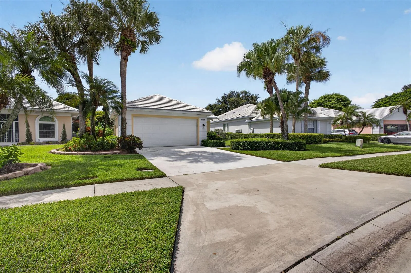8390 E GARDEN OAKS Circle, Palm Beach Gardens, FL 33410