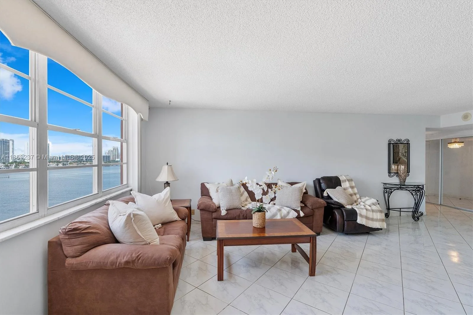 251 174th St # 1005, Sunny Isles Beach, FL 33160 photo 11