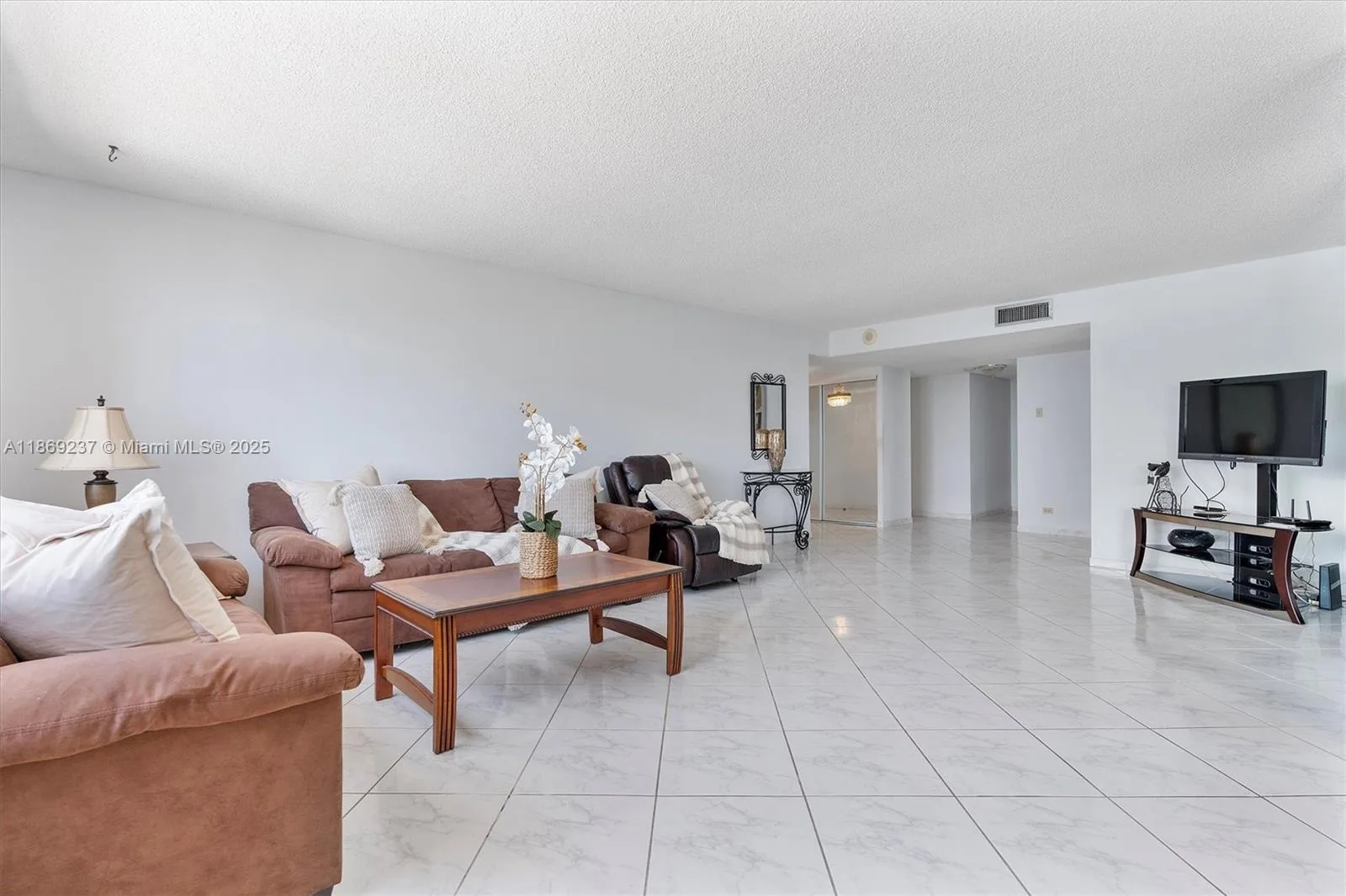 251 174th St # 1005, Sunny Isles Beach, FL 33160 photo 12