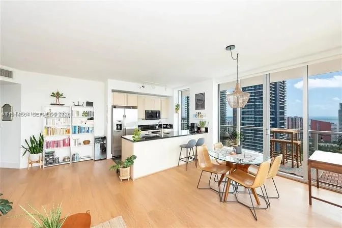 79 SW 12th St # 3601-S, Miami, FL 33130 photo 4