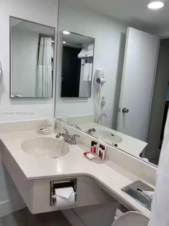 19201 Collins Ave # 328, Sunny Isles Beach, FL 33160 photo 5