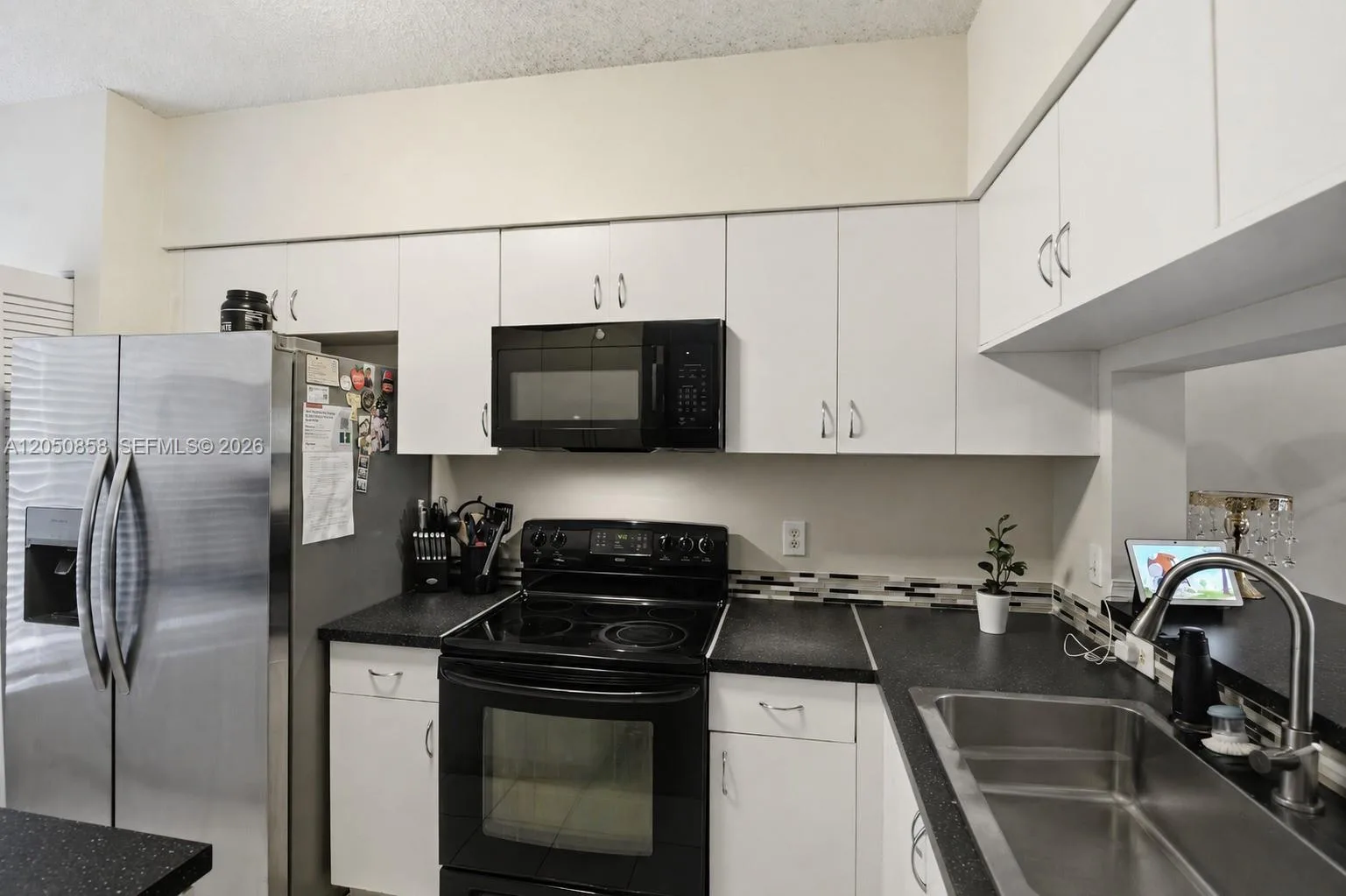 21 Simonton Cir, Weston, FL 33326 photo 4