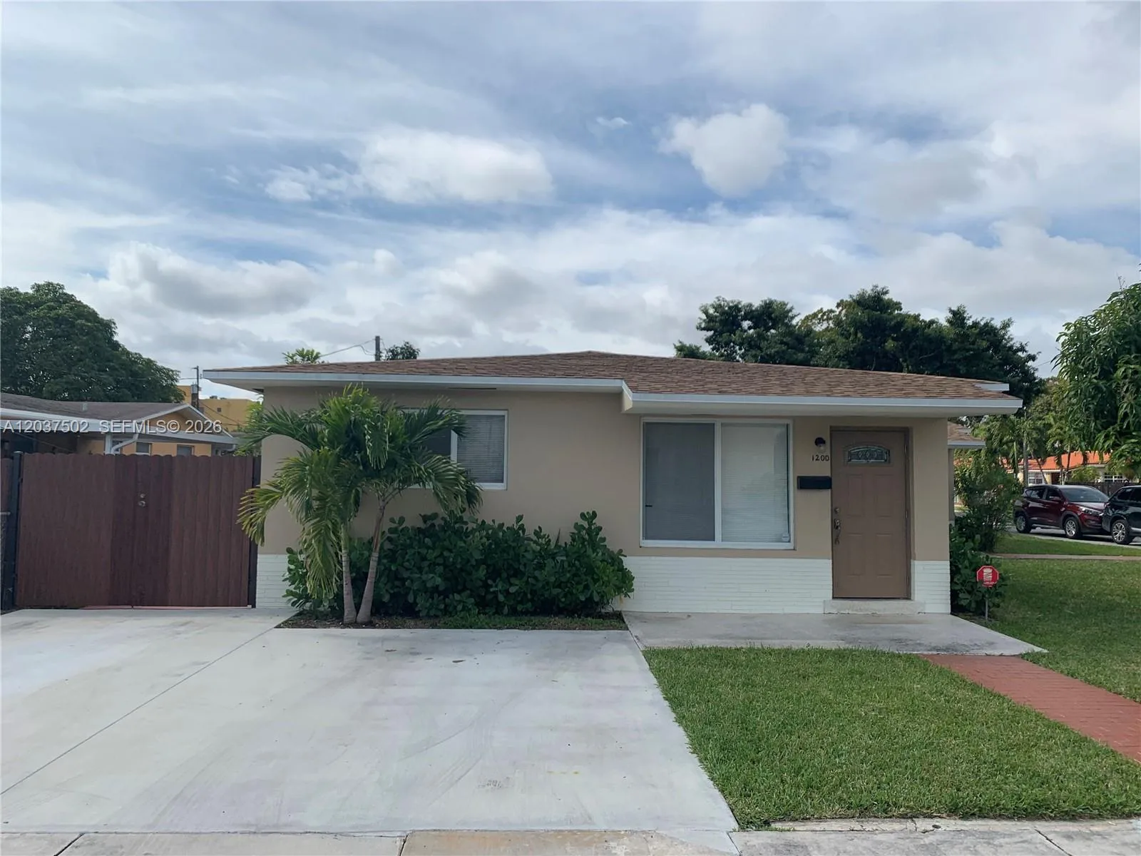 1200 SW 31st Ave, Miami, FL 33135