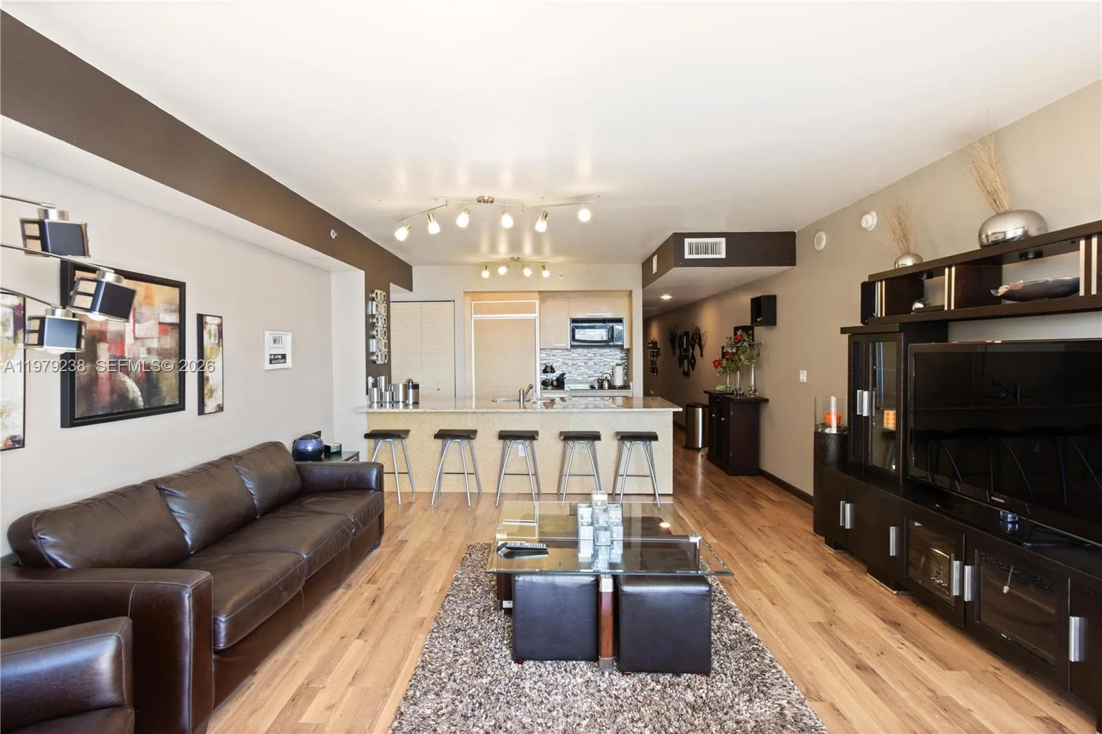 1830 S Ocean Dr # 2105, Hallandale Beach, FL 33009 photo 4