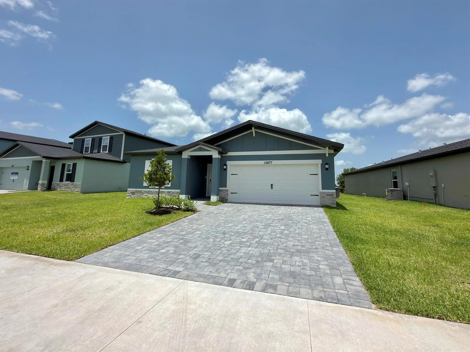 15877 SW Vine Drive, FL 34956 photo 2